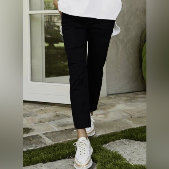 New FRANK & EILEEN Sz 6 Black Italian Performance Denim
Wicklow Crop Pants - Picture 8 of 9